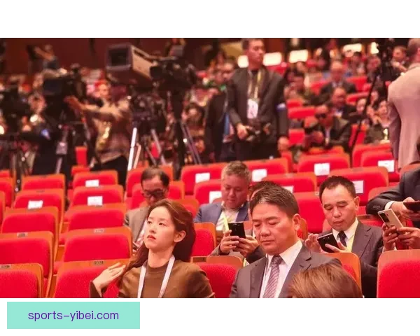 刘强东章泽天夫妇恩爱亮相达沃斯年会展现企业家风采